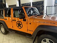 Наклейка "Армейская звезда" на Jeep Wrangler